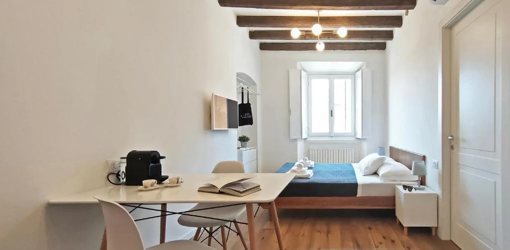 Via Vigevano — Bilocale con ingresso privato 4